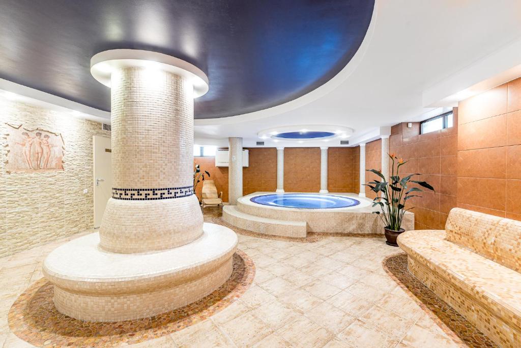 Vonios kambarys apgyvendinimo įstaigoje Kerpė Hotel & SPA