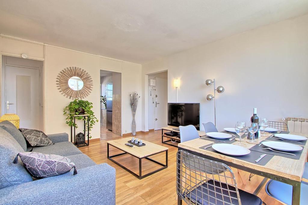 Posedenie v ubytovaní Beau T4 traversant avec superbe emplacement