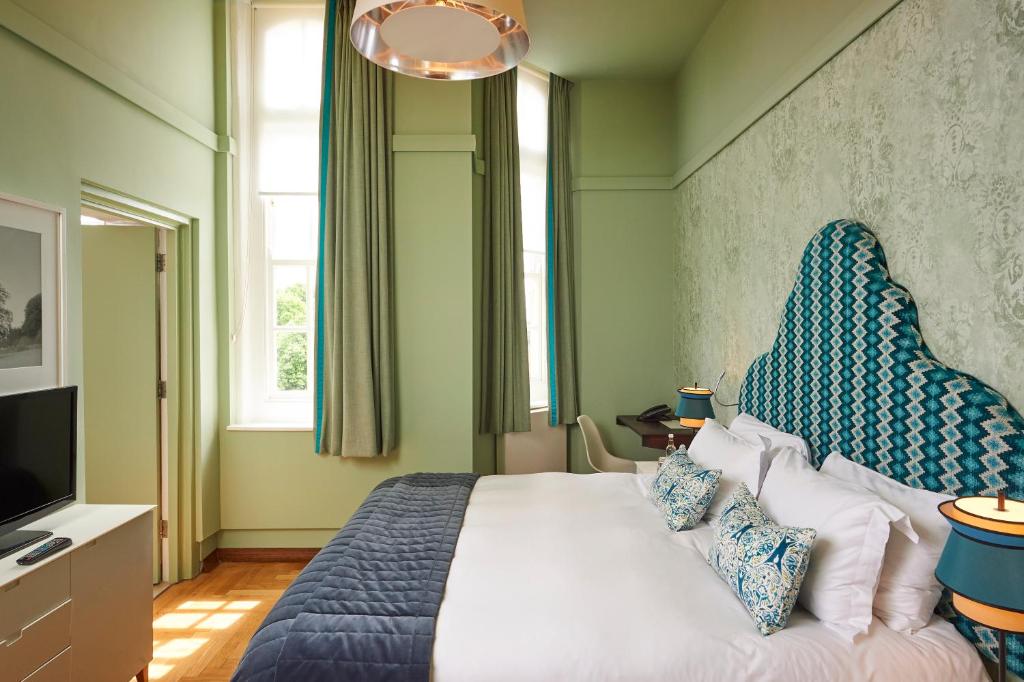 TV a/nebo společenská místnost v ubytování Hotel du Vin Exeter