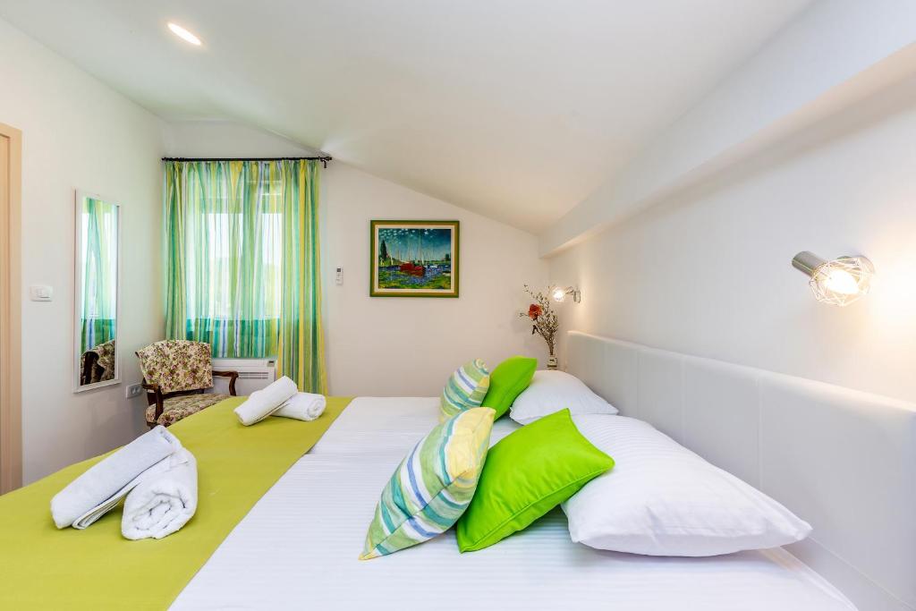 Postel nebo postele na pokoji v ubytování Holiday house Villa Jozi