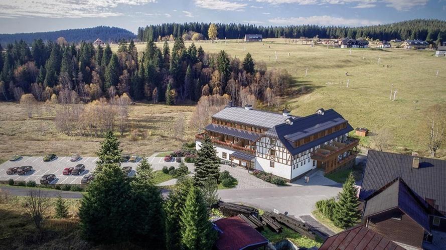 Pohľad z vtáčej perspektívy na ubytovanie Wellness & Spa Pila Kvilda AP 2 01 a AP 3 07