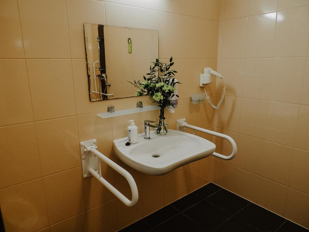 Koupelna v ubytování Hotel Delfin Spa&wellness