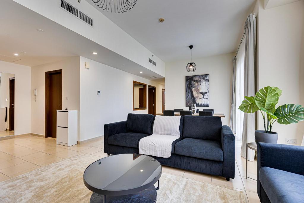 Posezení v ubytování Wonderful apartment near The Beach Sadaf JBR