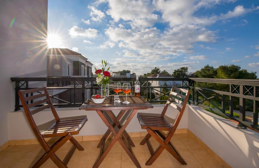 Balkon lub taras w obiekcie Artdeco Luxury Suites