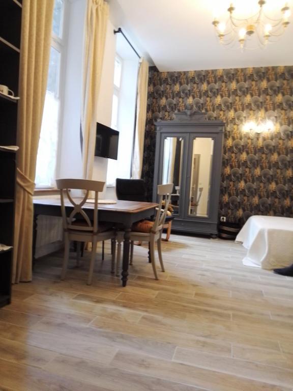 LE GEORGE SAND Elégant studio coeur historique - Appartement D'Une Chambre