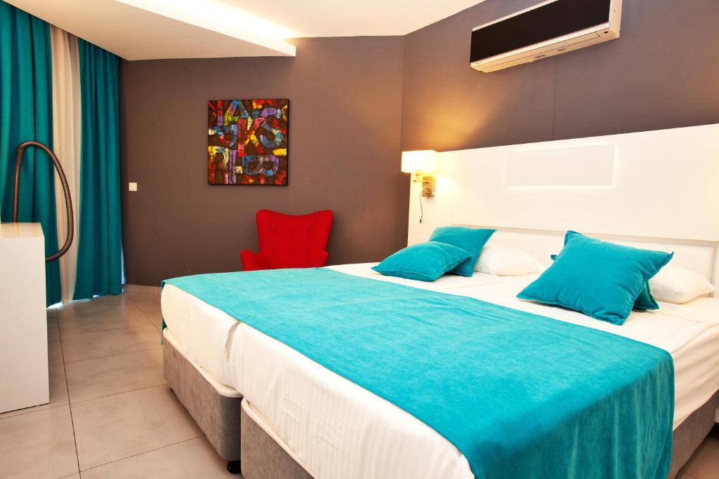 Green Garden Suites Hotel - 1