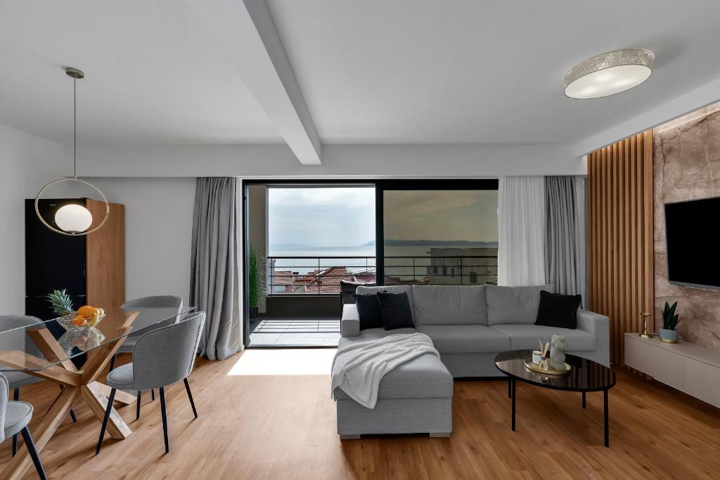 Posezení v ubytování 1-2. Luxury Apartments L&L Tucepi - 100m from the beach