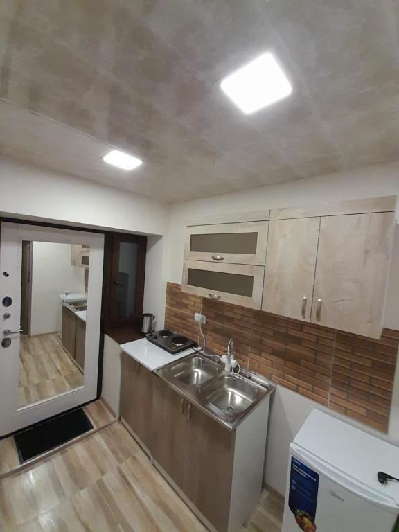 Kuchyň nebo kuchyňský kout v ubytování Arman's House Sevan