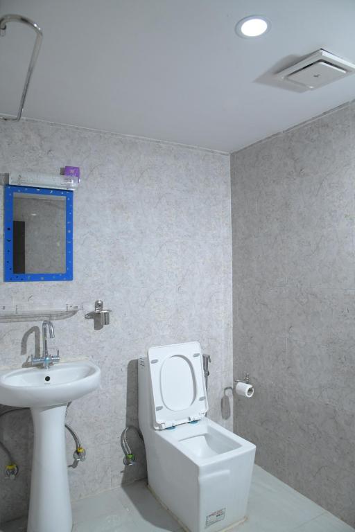 Koupelna v ubytování Hotel Airport Deepshree