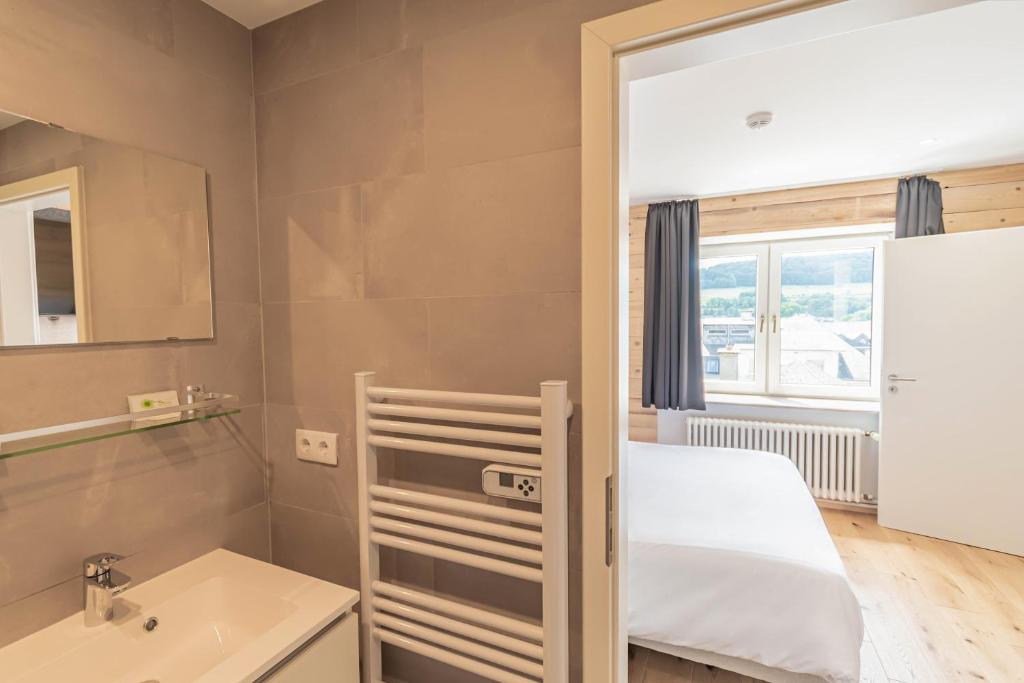 Koupelna v ubytování Esplanade Hotel