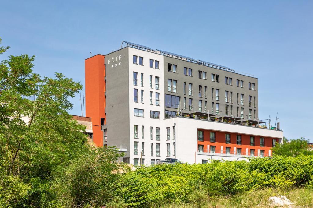 Budova, kde se hotel nachází