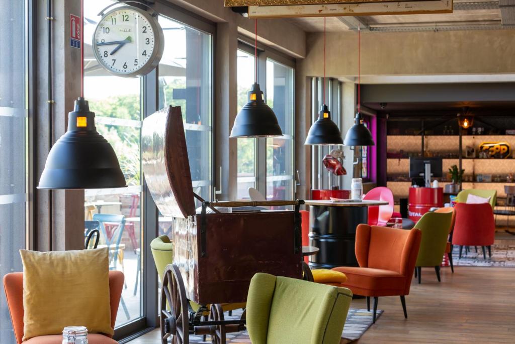 Posezení v ubytování Lorraine Hôtel Nancy Ouest - Laxou