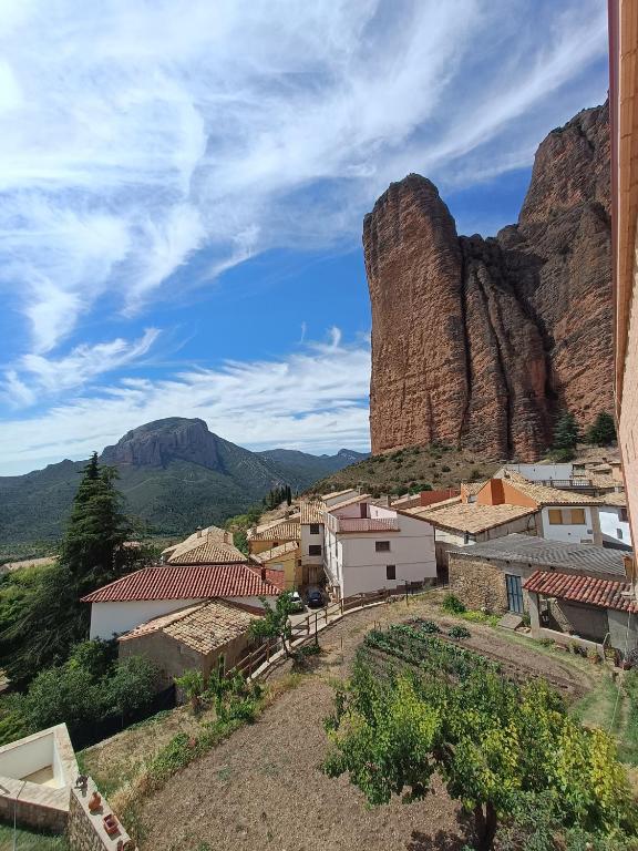 FIGONERO 4-6, Las Peñas de Riglos – Updated 2022 Prices