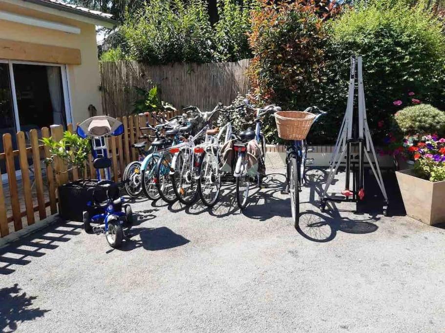 Jazda na bicykli v okolí ubytovania Gîte les Noisetiers Maison familiale avec piscine