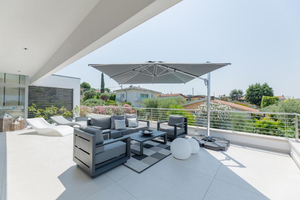 Posedenie v ubytovaní Magic Luxury Apartments