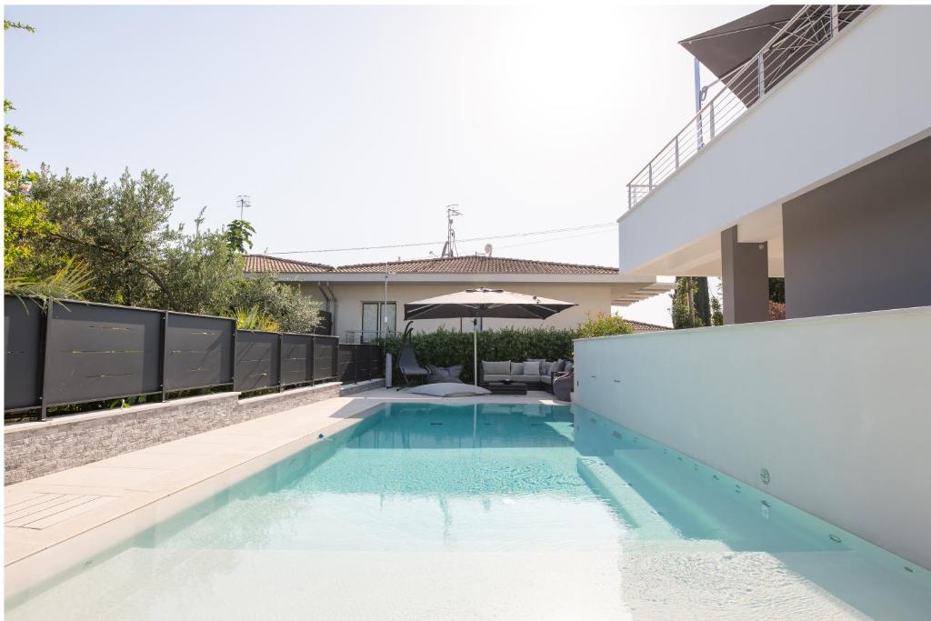 Bazén v ubytovaní Magic Luxury Apartments alebo v jeho blízkosti