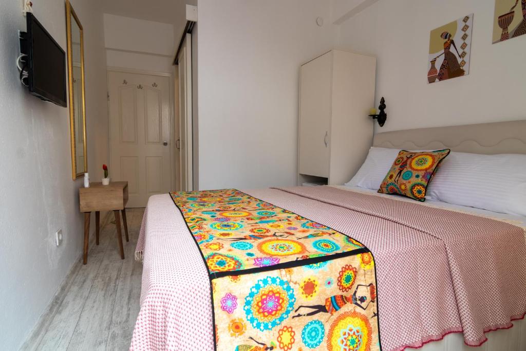 Bozcaada e2 Deniz Otel - Tweepersoonskamer Met Uitzicht Op De Tuin
