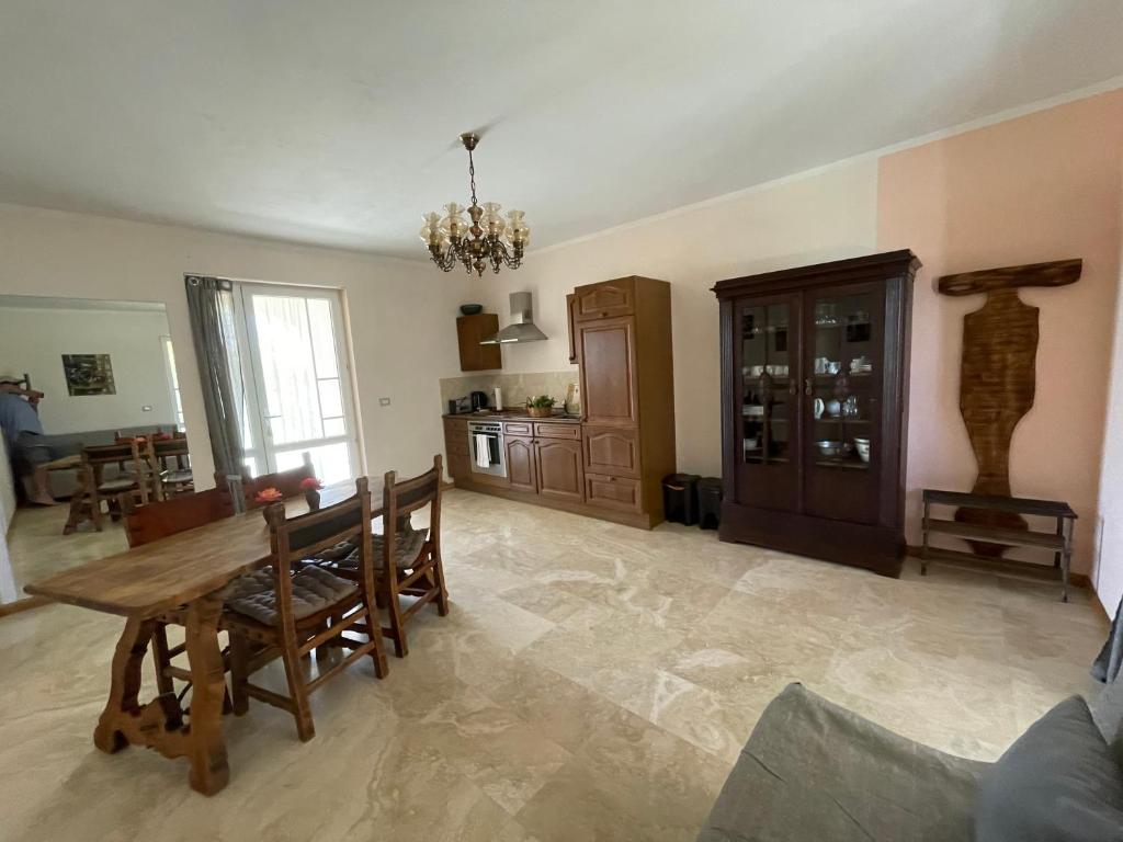 Posedenie v ubytovaní Casa Daniele