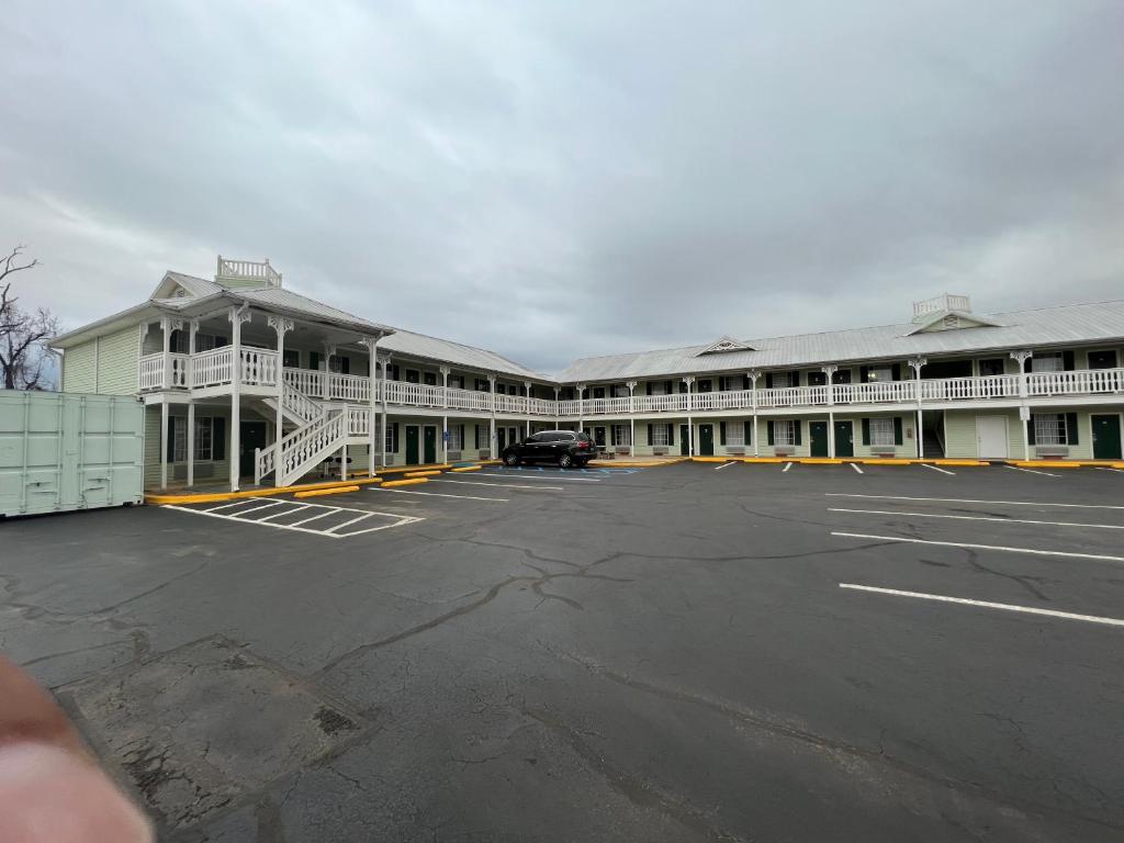 O edifício em que o motel americano se localiza