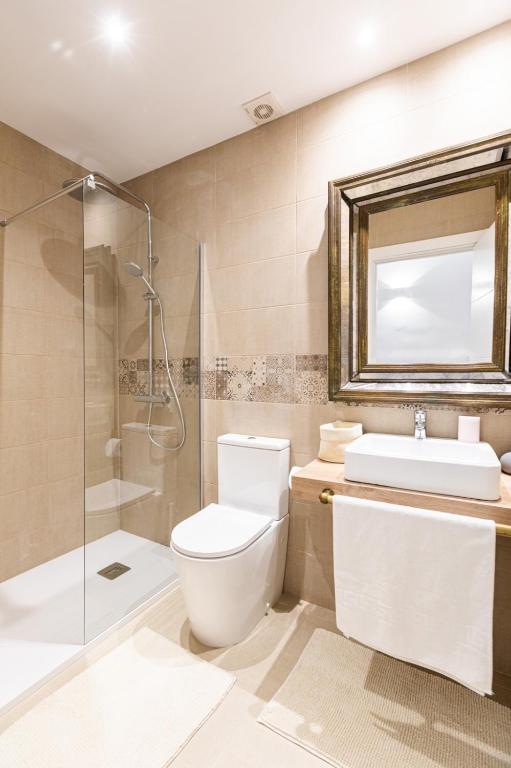 A bathroom at Lujo, comodidad y espacio Gijon centro