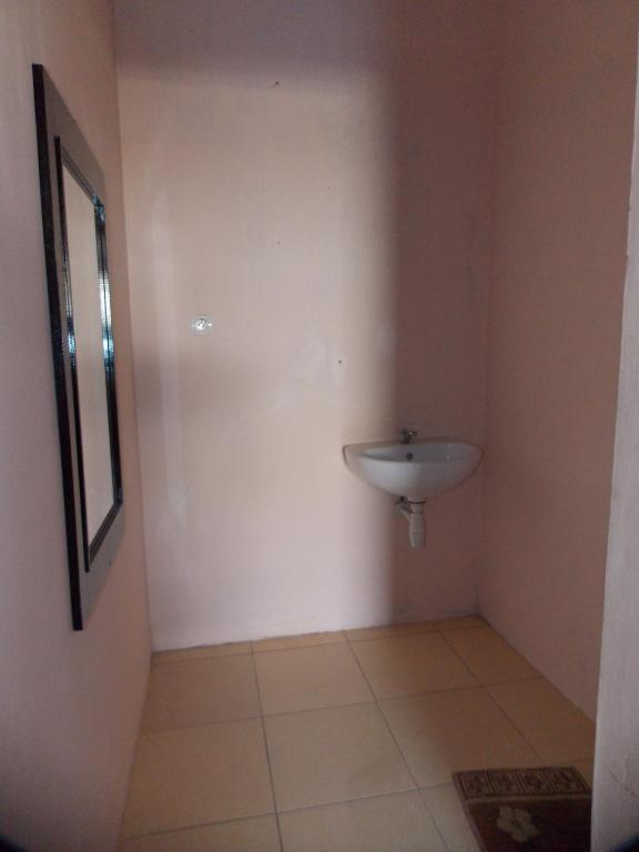 Koupelna v ubytování Hotel Putra Sindang Asih