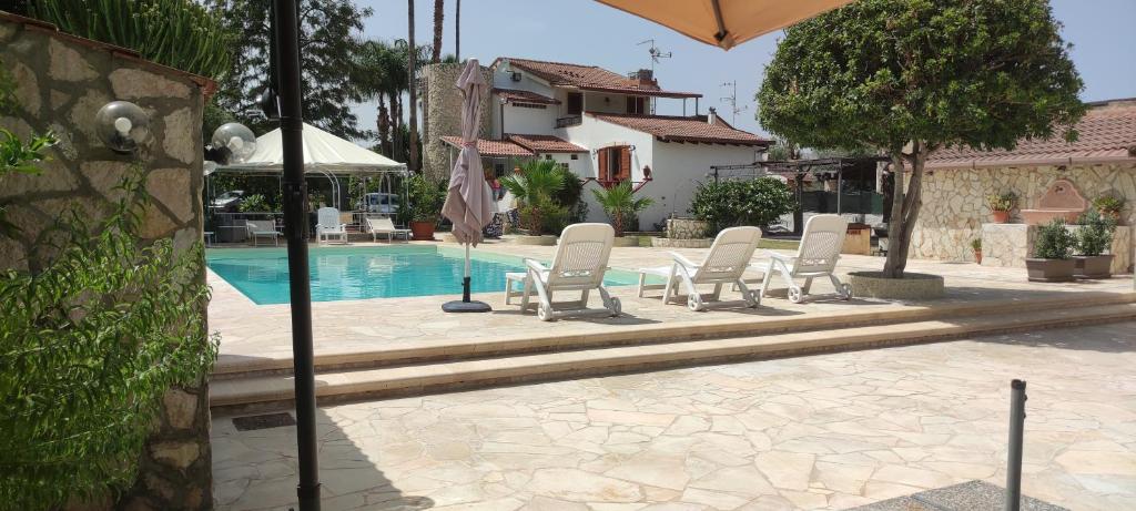 Basen w obiekcie Casa di Lu’ lub w pobliżu