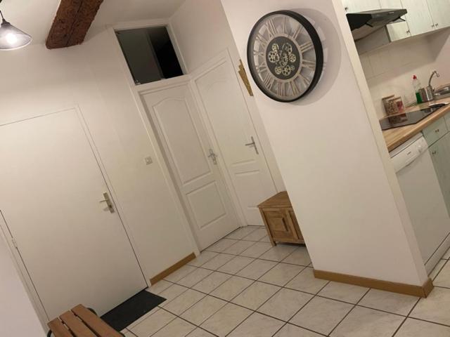 Kuchyňa alebo kuchynka v ubytovaní Appt spacieux, charme de la pierre Catalane