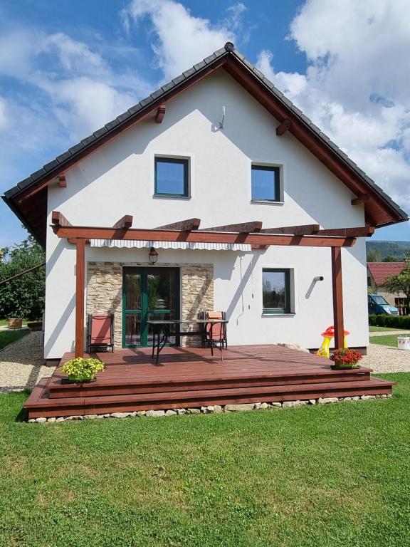 Budova, kde se prázdninový dům nachází