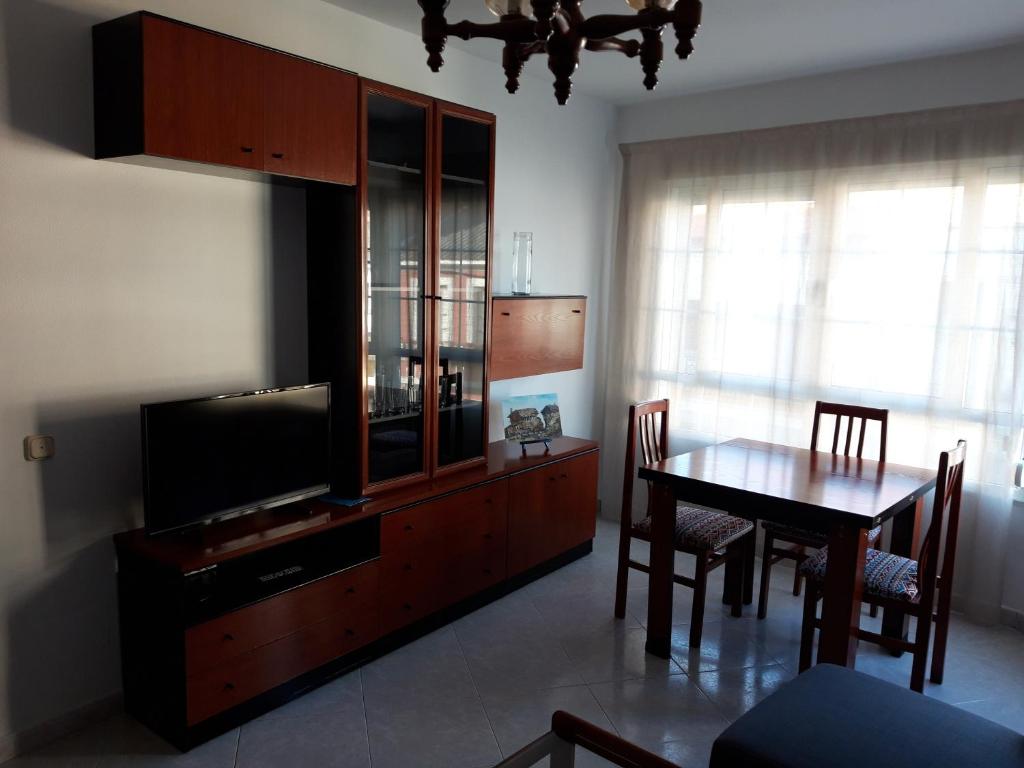 Kuchyňa alebo kuchynka v ubytovaní ChavesB Apartamento en Vilaxoan de Arousa