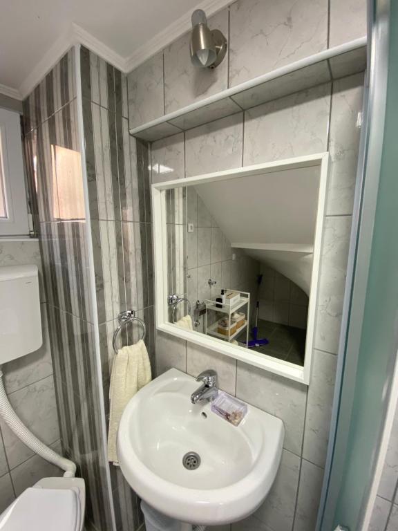 Koupelna v ubytování Apartmani Lazarevic Jagodina