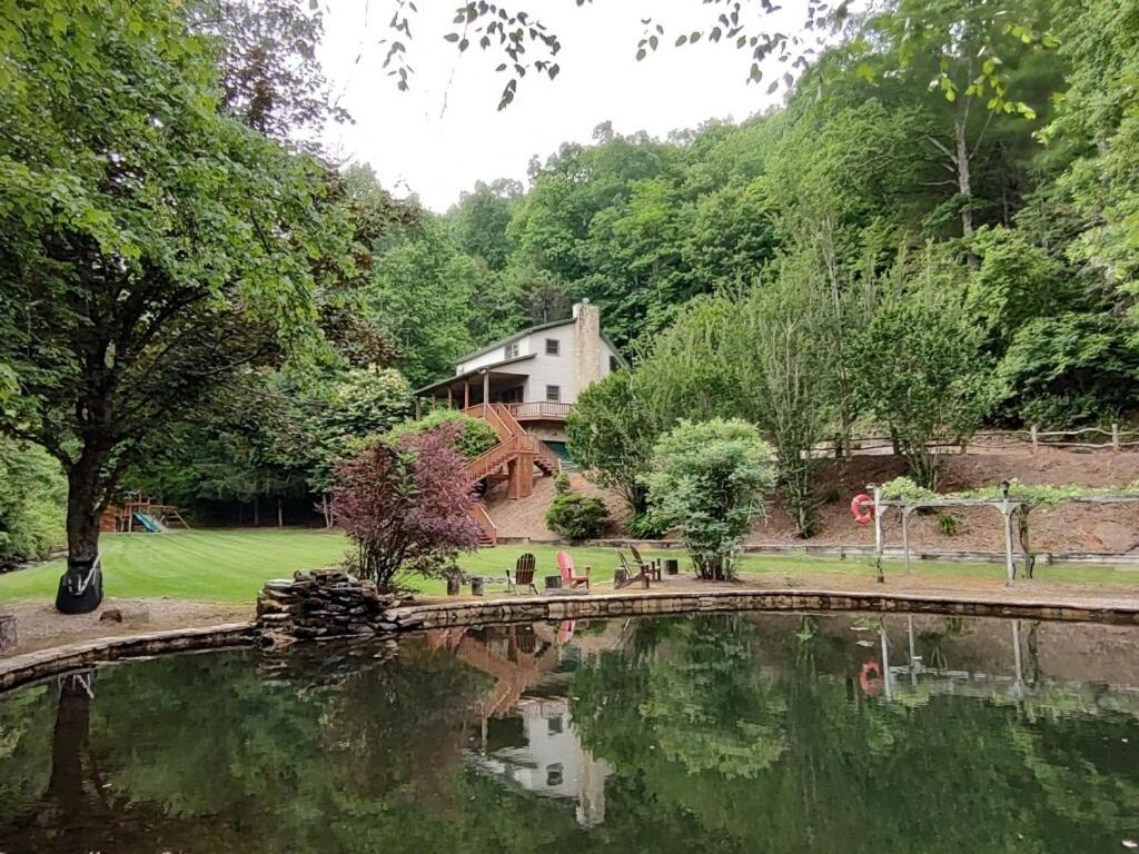 Crooked Creek, Hiawassee (updated prices 2024)