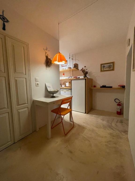 Kuchyň nebo kuchyňský kout v ubytování villa Elpiniki Tilos