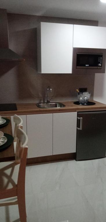 Kuchnia lub aneks kuchenny w obiekcie ESTUDIO Jacuzzi SOL De JEREZ