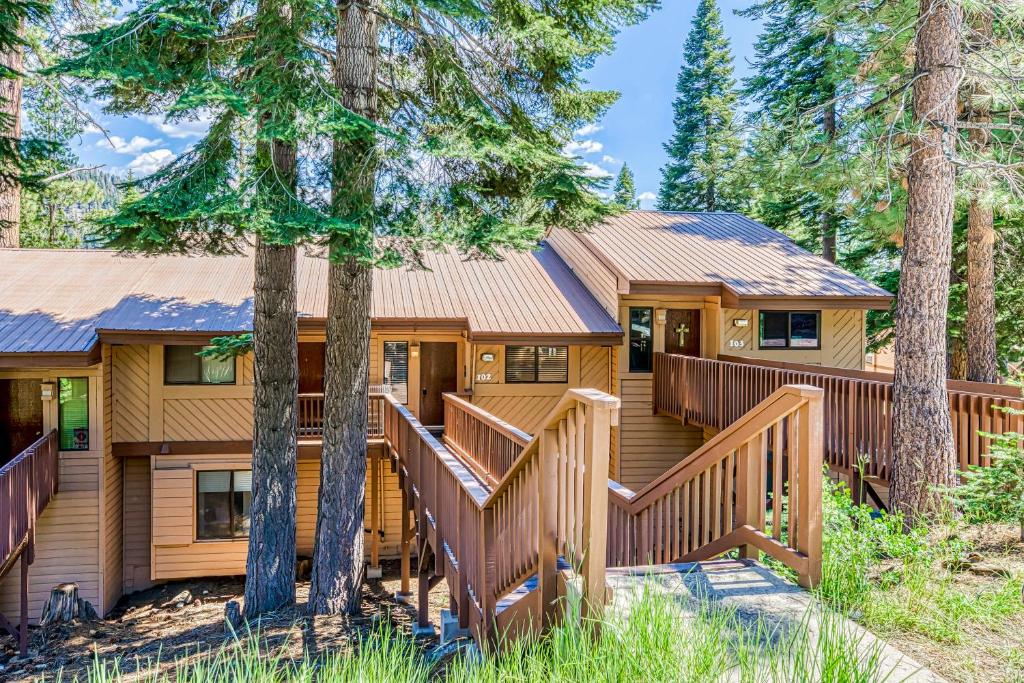 Huntington Lake Condo 102, Lakeshore Updated 2023 Prices