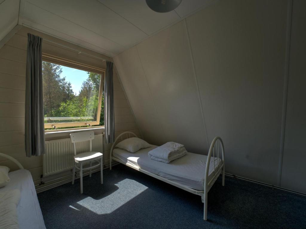 Fotografie z fotogalerie ubytování Cosy holiday home in Eerbeek with balcony terrace v destinaci Eerbeek