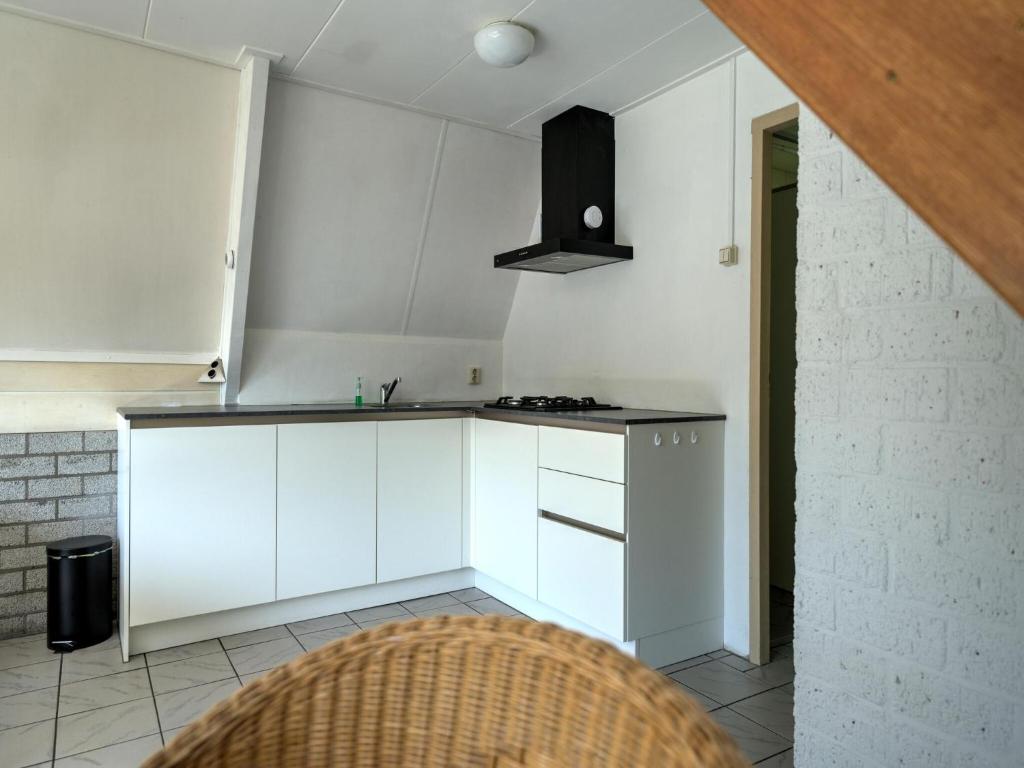 Fotografie z fotogalerie ubytování Cosy holiday home in Eerbeek with balcony terrace v destinaci Eerbeek