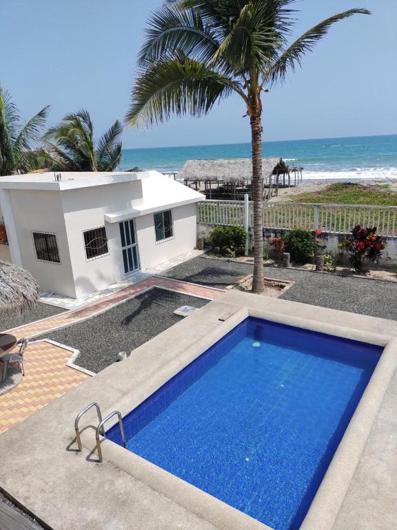 Vistamar Beachfront Guesthouse