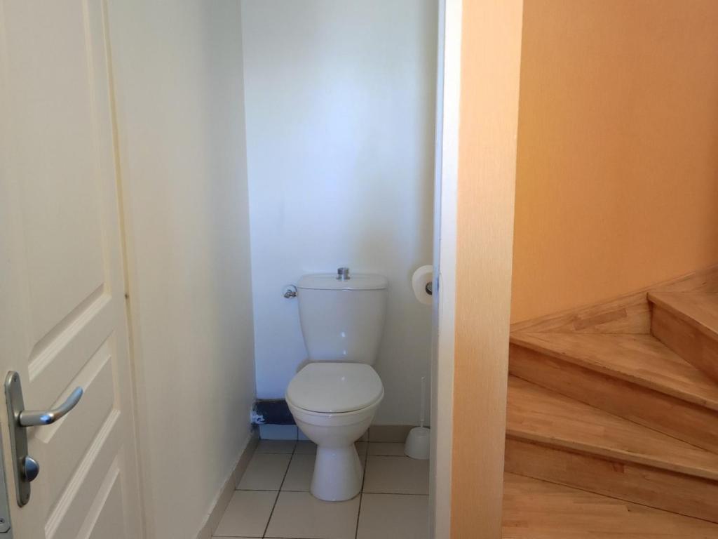 Fotografia z galérie ubytovania Charmant T3 avec terrasse, piscine, et parking à Jausiers - 6 pers, 50m² - FR-1-165B-21 v destinácii Jausiers