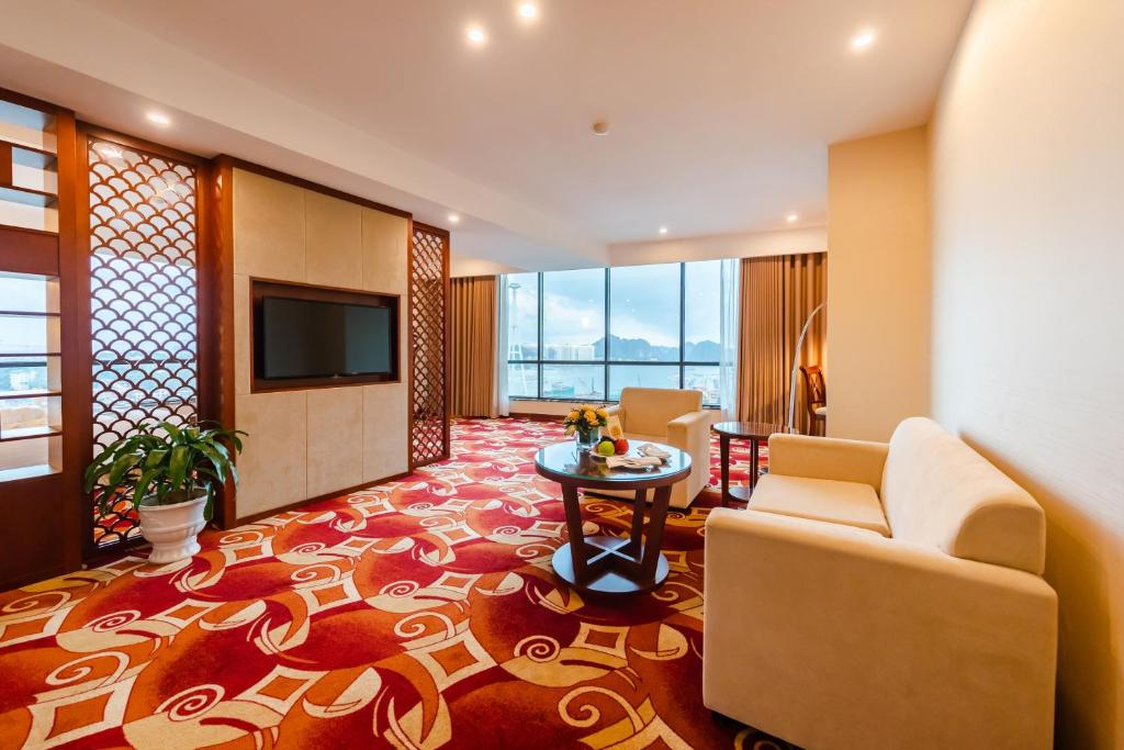 Muong Thanh Luxury Quang Ninh Hotel - Gran Suite Con Vista Al Mar