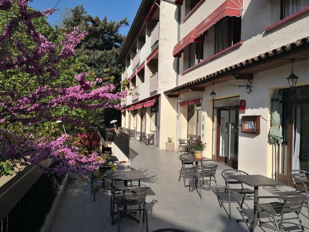 Photo de la galerie de l'établissement Logis Hôtel-Restaurant Le Tanargue, à Valgorge