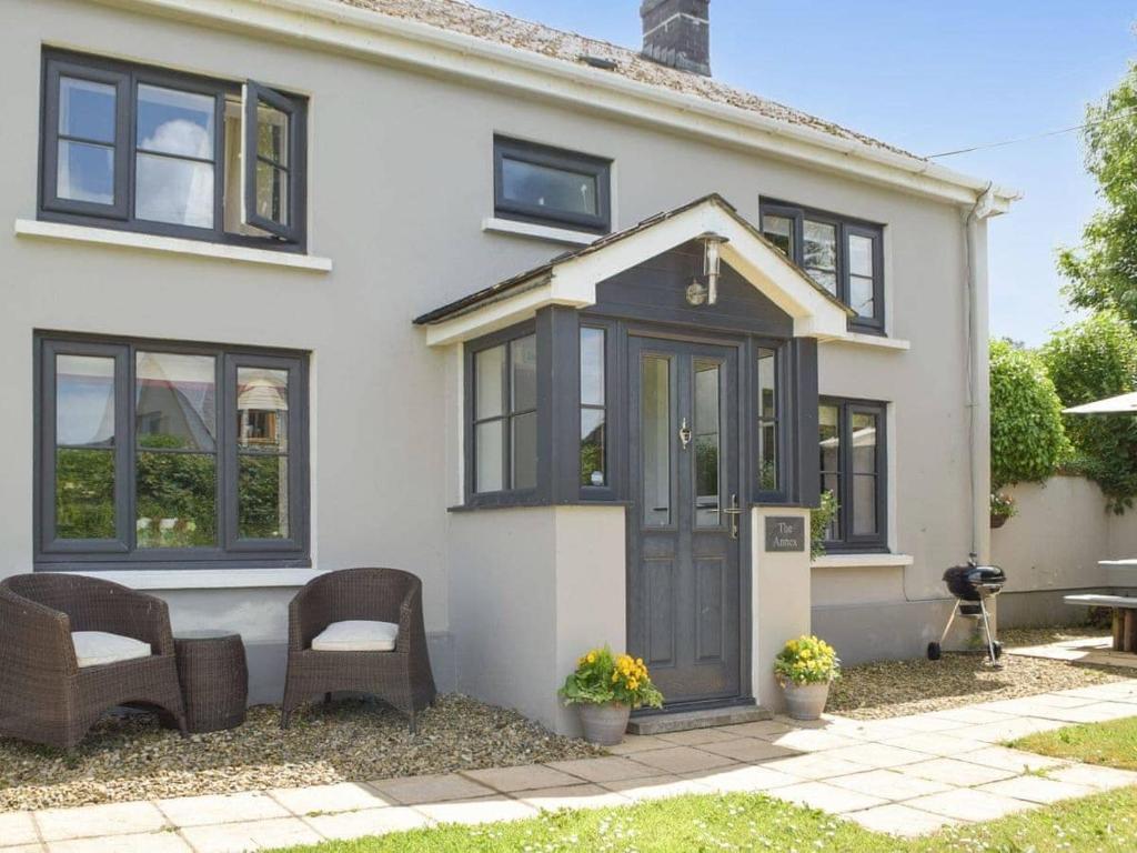 Heol Fawr Cottage in Llanarthney, Carmarthenshire, Wales