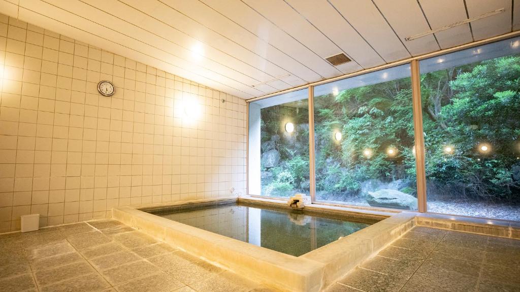 Bazén v ubytování Kamogawa Country Hotel nebo v jeho okolí