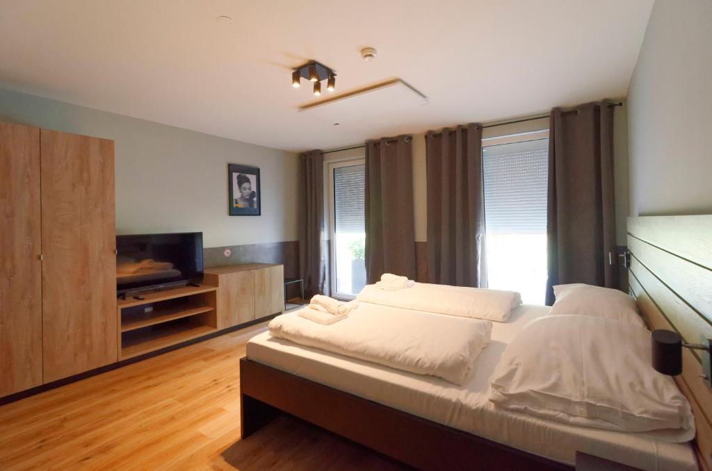 MH Apartments - One-Bedroom Apartment