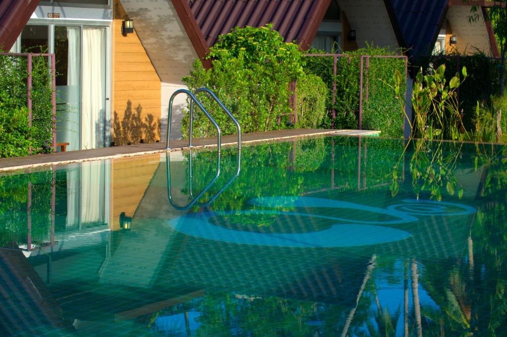 Bazén v ubytování At Samui Haus nebo v jeho okolí