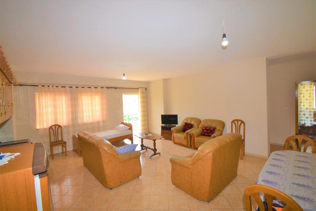 Khu vực ghế ngồi tại Boni Apartments