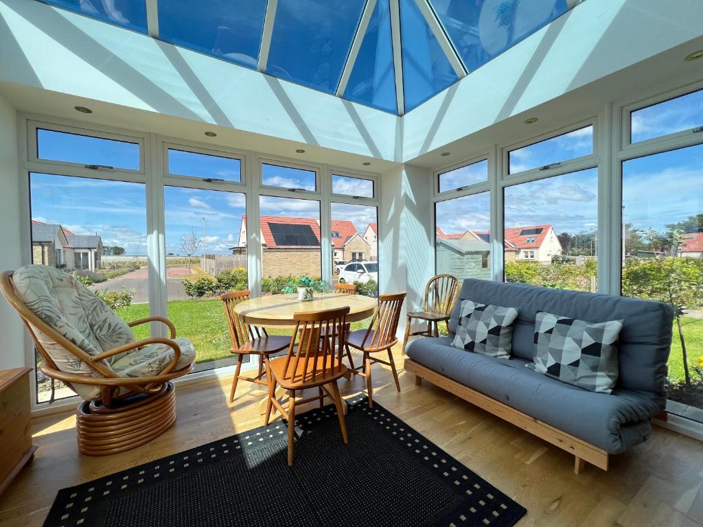 COASTAL COTTAGE ideal for golf, walking and cycling - Maison De Trois Chambres