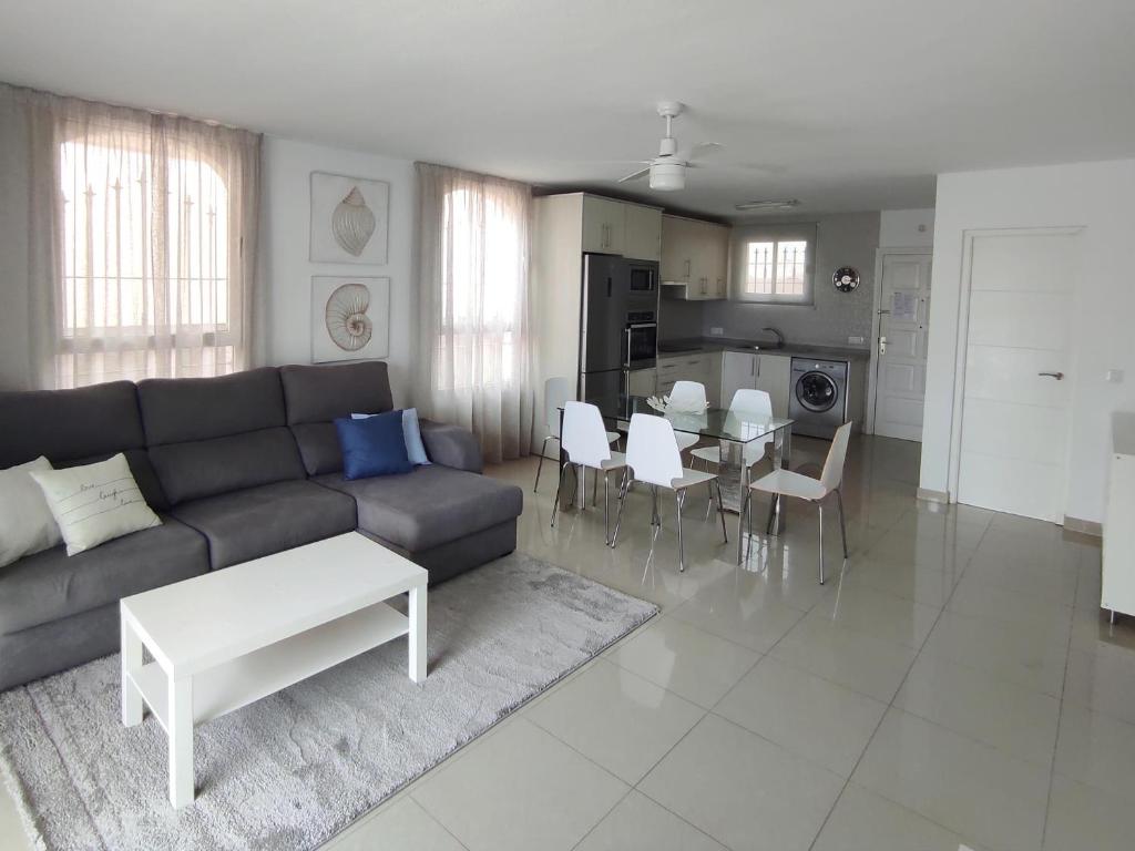DUPLEX C9 con PISCINA PRIVADA, Callao Salvaje – Updated 2023 ...