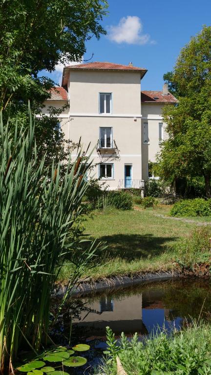 The building in which a panziókat is located