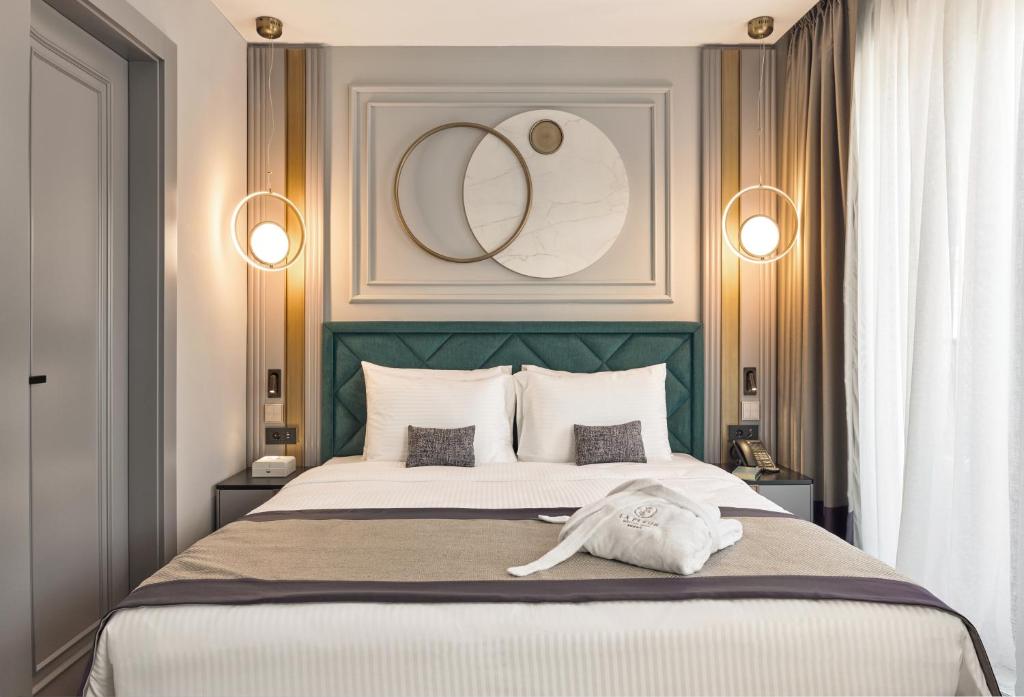 La Fleur Boutique Hotel - 2