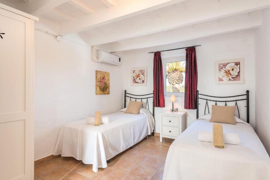 Postel nebo postele na pokoji v ubytování Villa Mas Alta by Villa Plus
